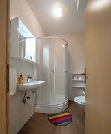 A 2 Comfortable apt w Terrace & Garden, Near Beach