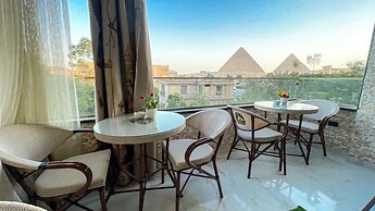 Queen Inn Pyramids View