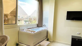 Queen Inn Pyramids View