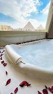 Queen Inn Pyramids View