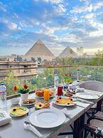 Queen Inn Pyramids View