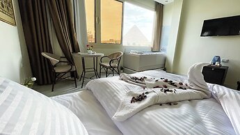Queen Inn Pyramids View