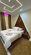 Queen Inn Pyramids View