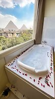 Queen Inn Pyramids View