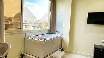 Queen Inn Pyramids View