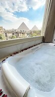 Queen Inn Pyramids View