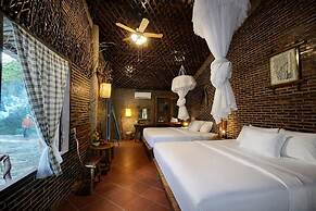 Mekong Silt Ecolodge