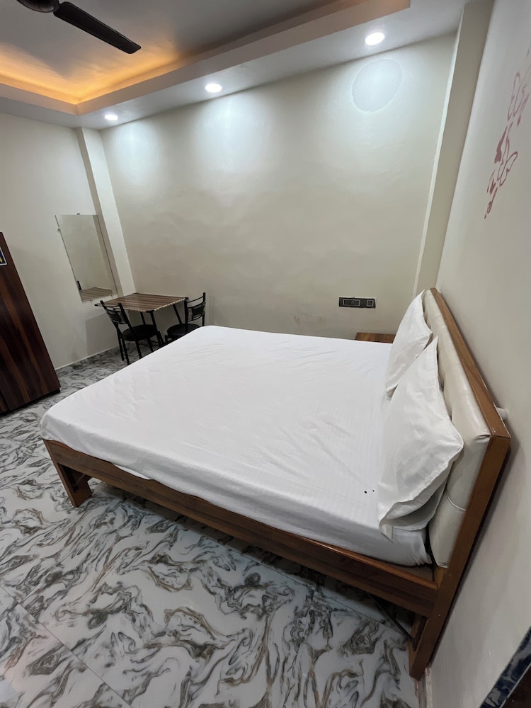 AV Grand Hotel