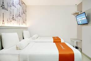 Front One Hotel Sragen