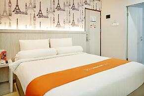 Front One Hotel Sragen