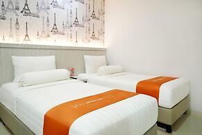Front One Hotel Sragen