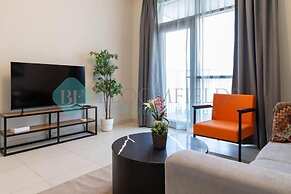 Bloomfields Elegant 1BR in Reflectio