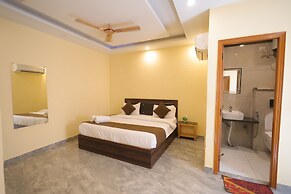 Kedar Inn By Rovers Nest