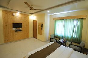 Kedar Inn By Rovers Nest