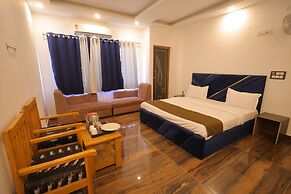 Kedar Inn By Rovers Nest