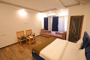Kedar Inn By Rovers Nest
