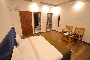 Kedar Inn By Rovers Nest
