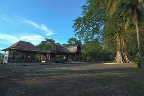 Pohon Purba Resort & Restaurant