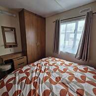 Palm Court - 3 Bed, Heated Pool, Parking, Nr Beach