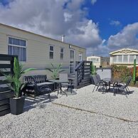 Palm Court - 3 Bed, Heated Pool, Parking, Nr Beach