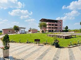 Saapna Resort & Boat Club