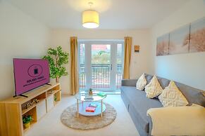 2 Bed Stylish Stay - By Holiday Homes