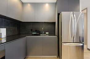 w Deluxe 3BR w Balcony in Interlomas