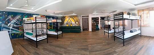 Yog Namah Hotel & Cafe