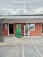 Deluxe Inn