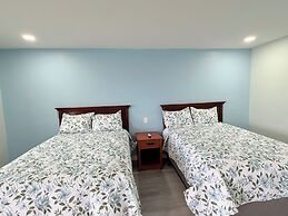 Deluxe Inn