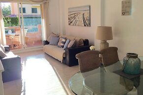 2 bed Apt, grt Location, Shared Pool, Outdoor Area