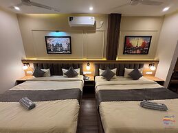 Vaidik Palace - 800 mtr from Prem Mandir