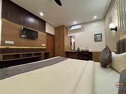 Vaidik Palace - 800 mtr from Prem Mandir