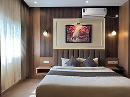 Vaidik Palace - 800 mtr from Prem Mandir