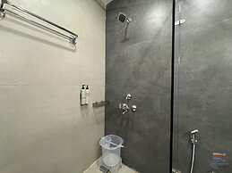 Vaidik Palace - 800 mtr from Prem Mandir