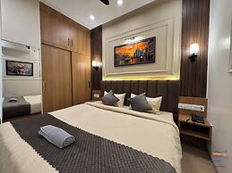 Vaidik Palace - 800 mtr from Prem Mandir