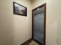 Vaidik Palace - 800 mtr from Prem Mandir