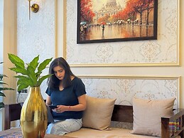 Vaidik Palace - 800 mtr from Prem Mandir