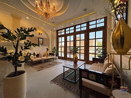 Vaidik Palace - 800 mtr from Prem Mandir