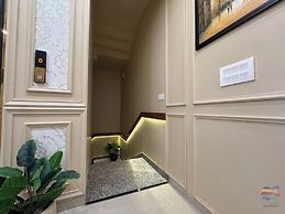 Vaidik Palace - 800 mtr from Prem Mandir
