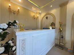 Vaidik Palace - 800 mtr from Prem Mandir