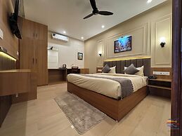 Vaidik Palace - 800 mtr from Prem Mandir