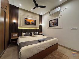Vaidik Palace - 800 mtr from Prem Mandir