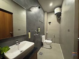 Vaidik Palace - 800 mtr from Prem Mandir