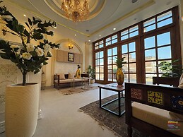 Vaidik Palace - 800 mtr from Prem Mandir