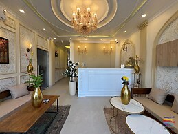 Vaidik Palace - 800 mtr from Prem Mandir