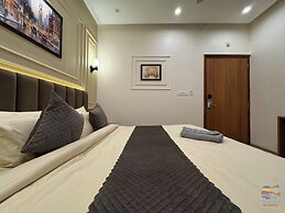 Vaidik Palace - 800 mtr from Prem Mandir
