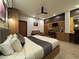 Vaidik Palace - 800 mtr from Prem Mandir