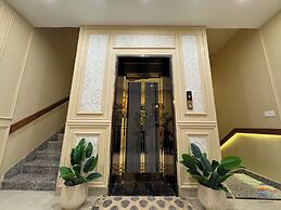 Vaidik Palace - 800 mtr from Prem Mandir