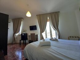 A due Passi Dal Centro
